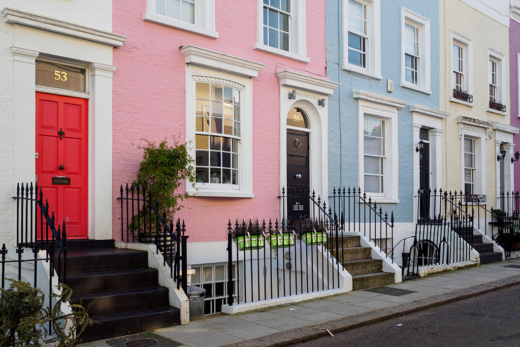 Coloured-painted-house-terraces-in-London,